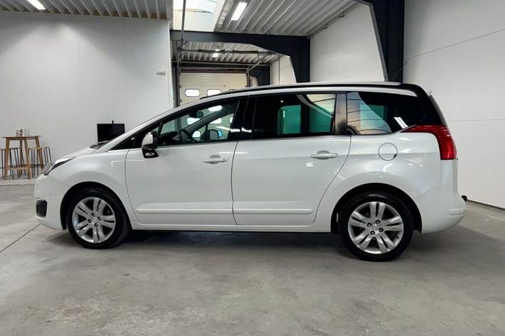 Hvid Peugeot 5008 fra 2016