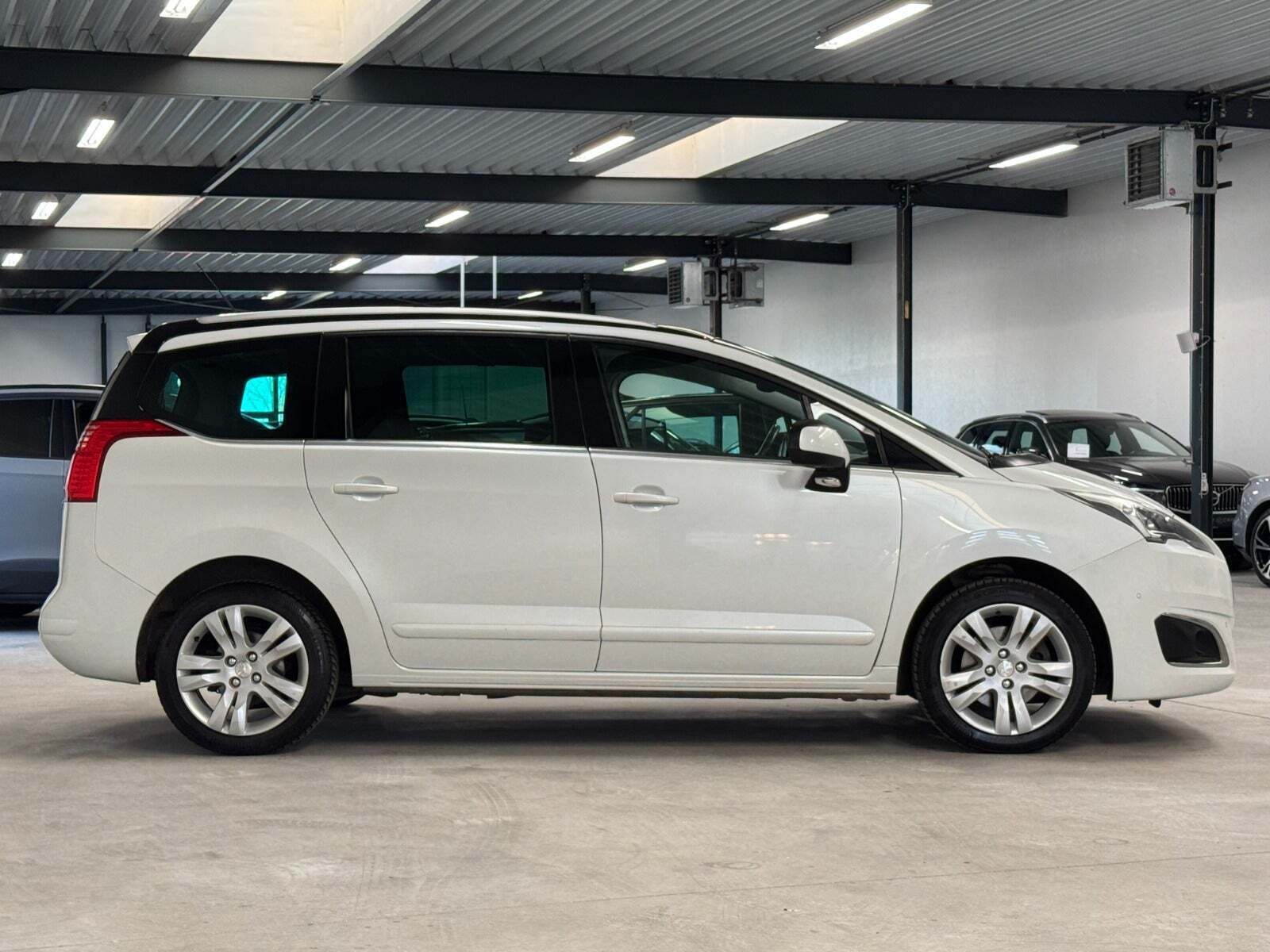 Peugeot 5008 1,6 BlueHDi 120 Allure EAT6 7prs