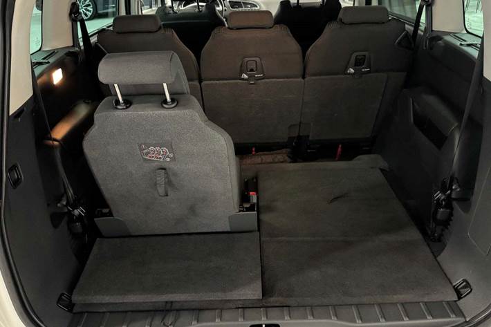 Hvid Peugeot 5008 fra 2016