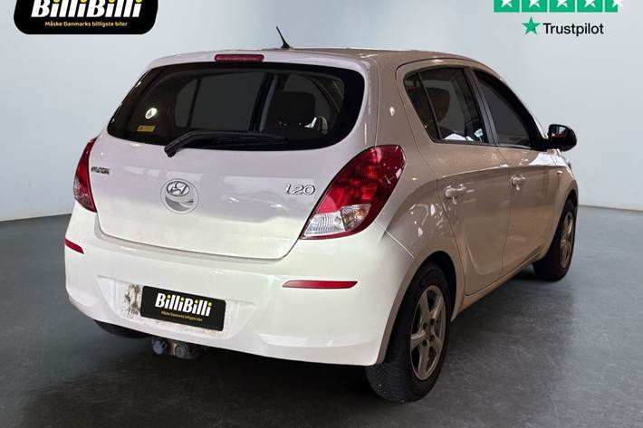 Hvid Hyundai i20 fra 2013
