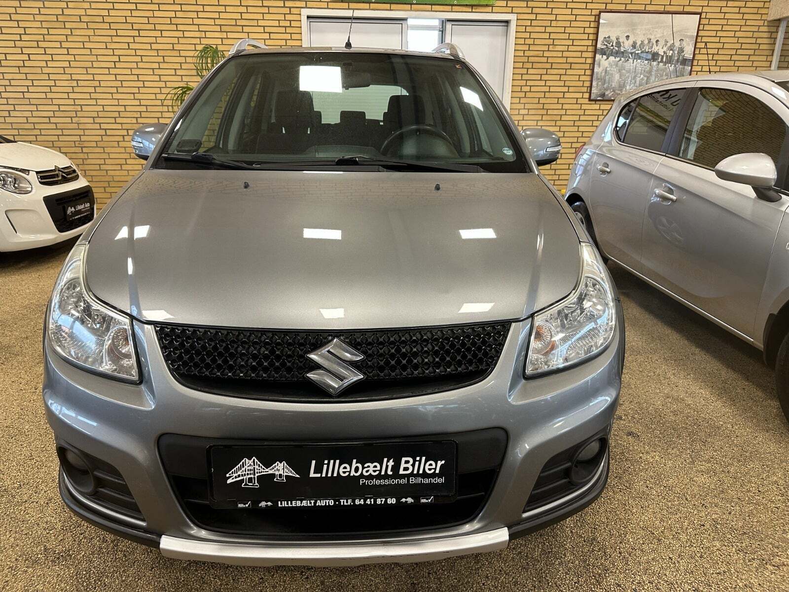 Sølv Suzuki SX4 fra 2012