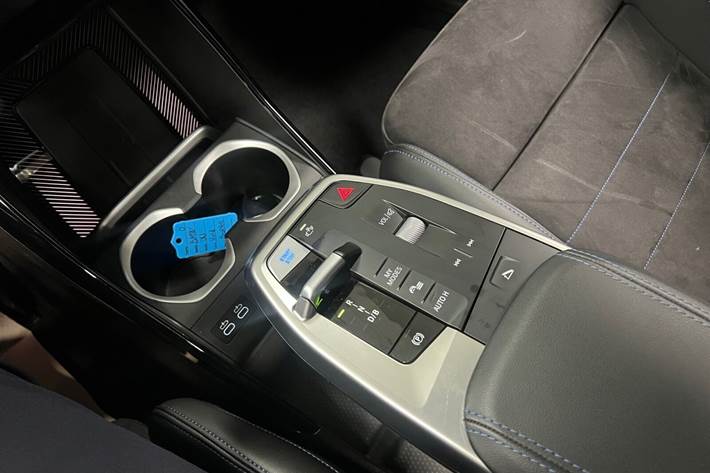 Hvid BMW iX1 fra 2024