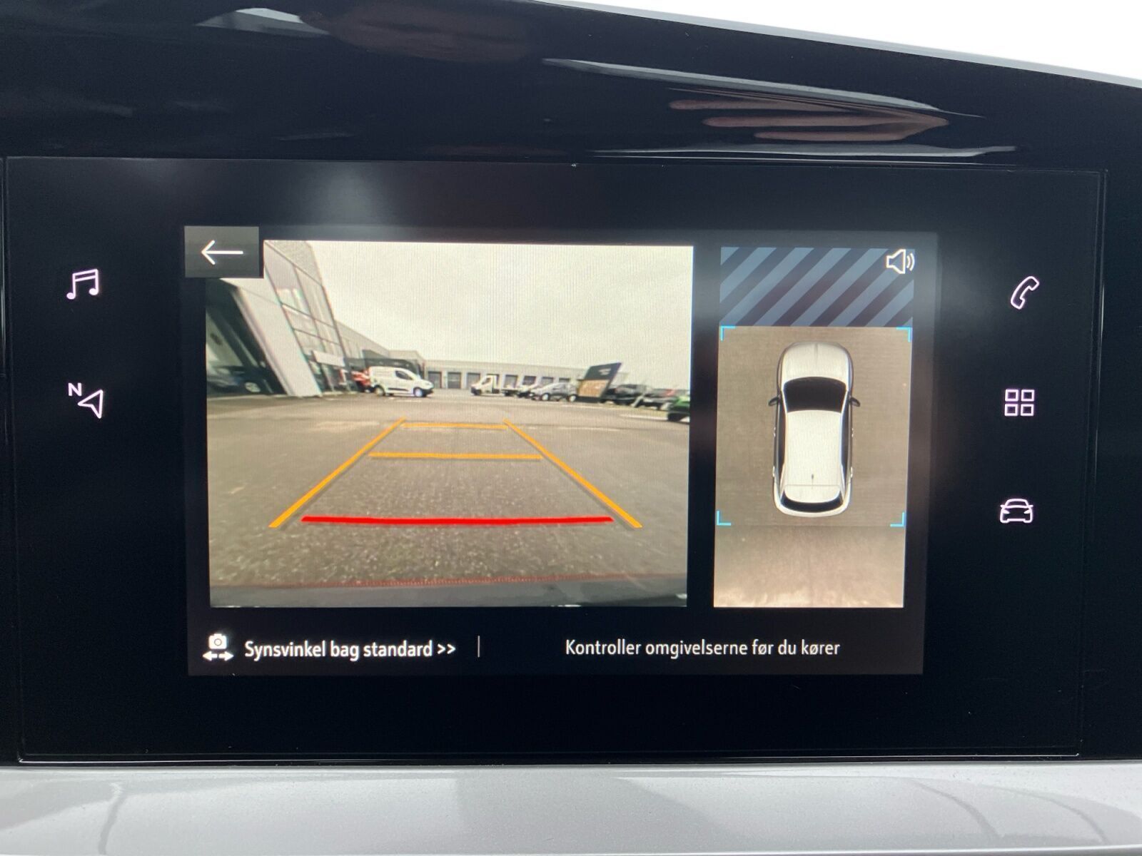 Rød Opel Mokka-e fra 2023