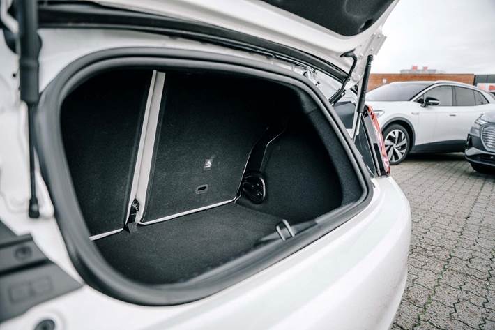 Hvid Fiat 500e fra 2023