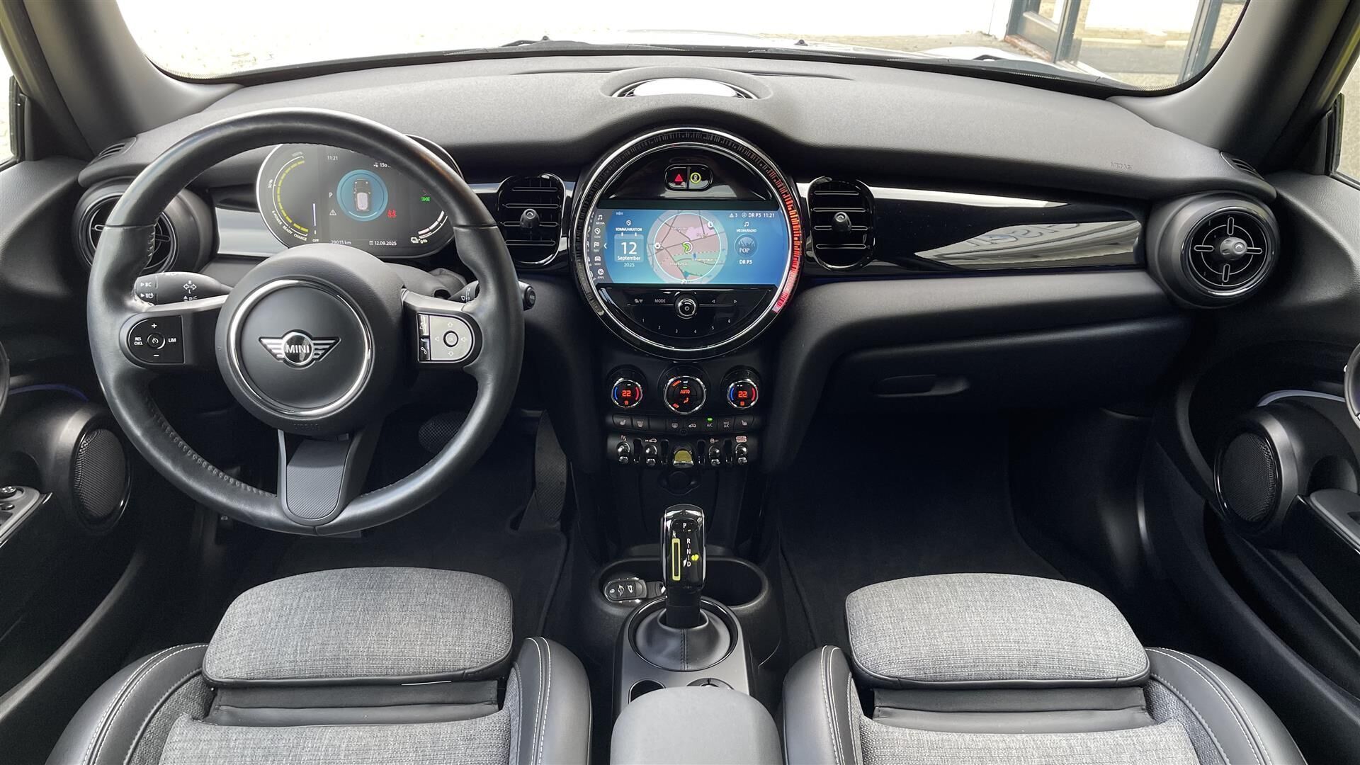 Hvid Mini Cooper fra 2021