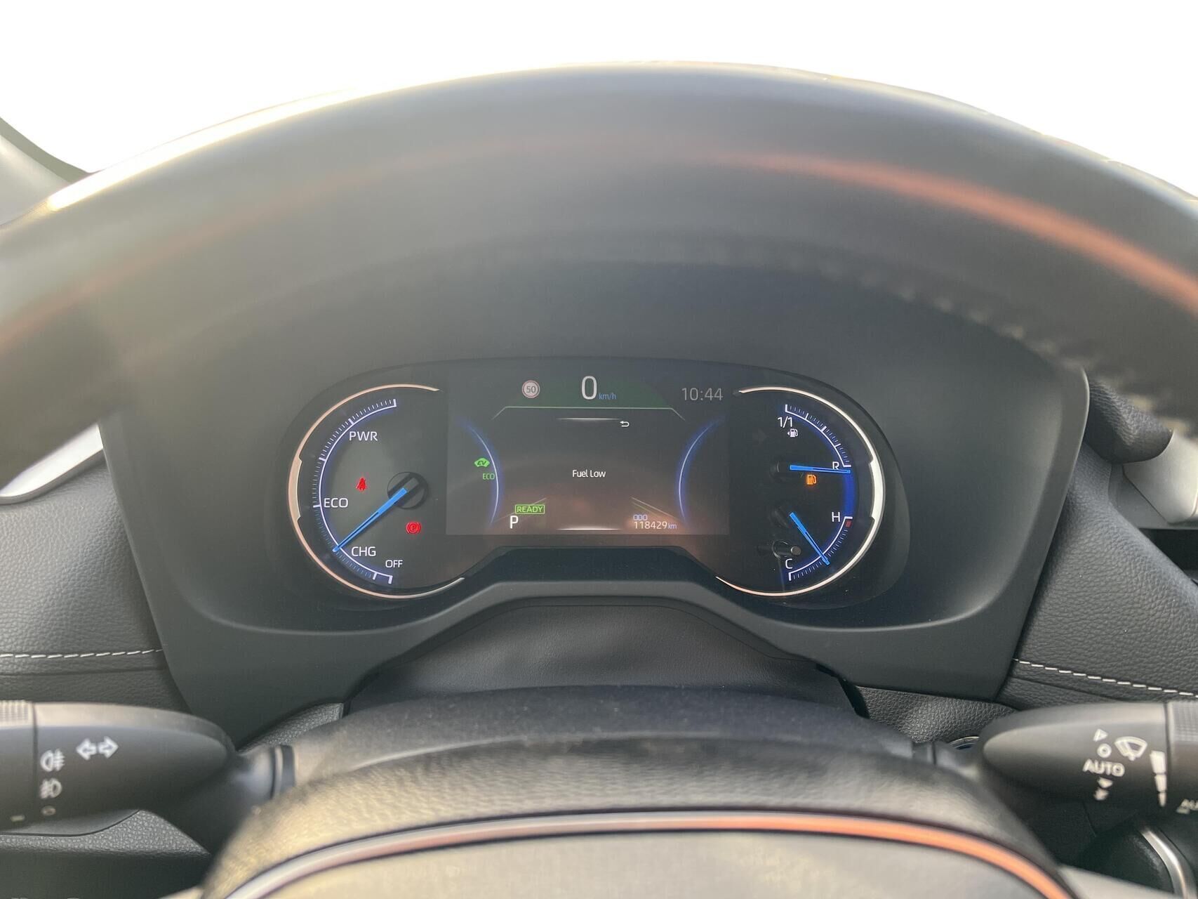 Grå Toyota RAV4 fra 2019