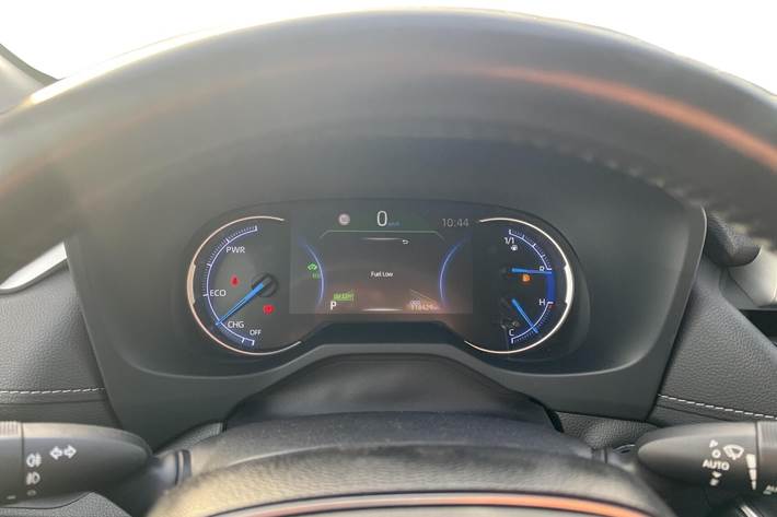 Grå Toyota RAV4 fra 2019