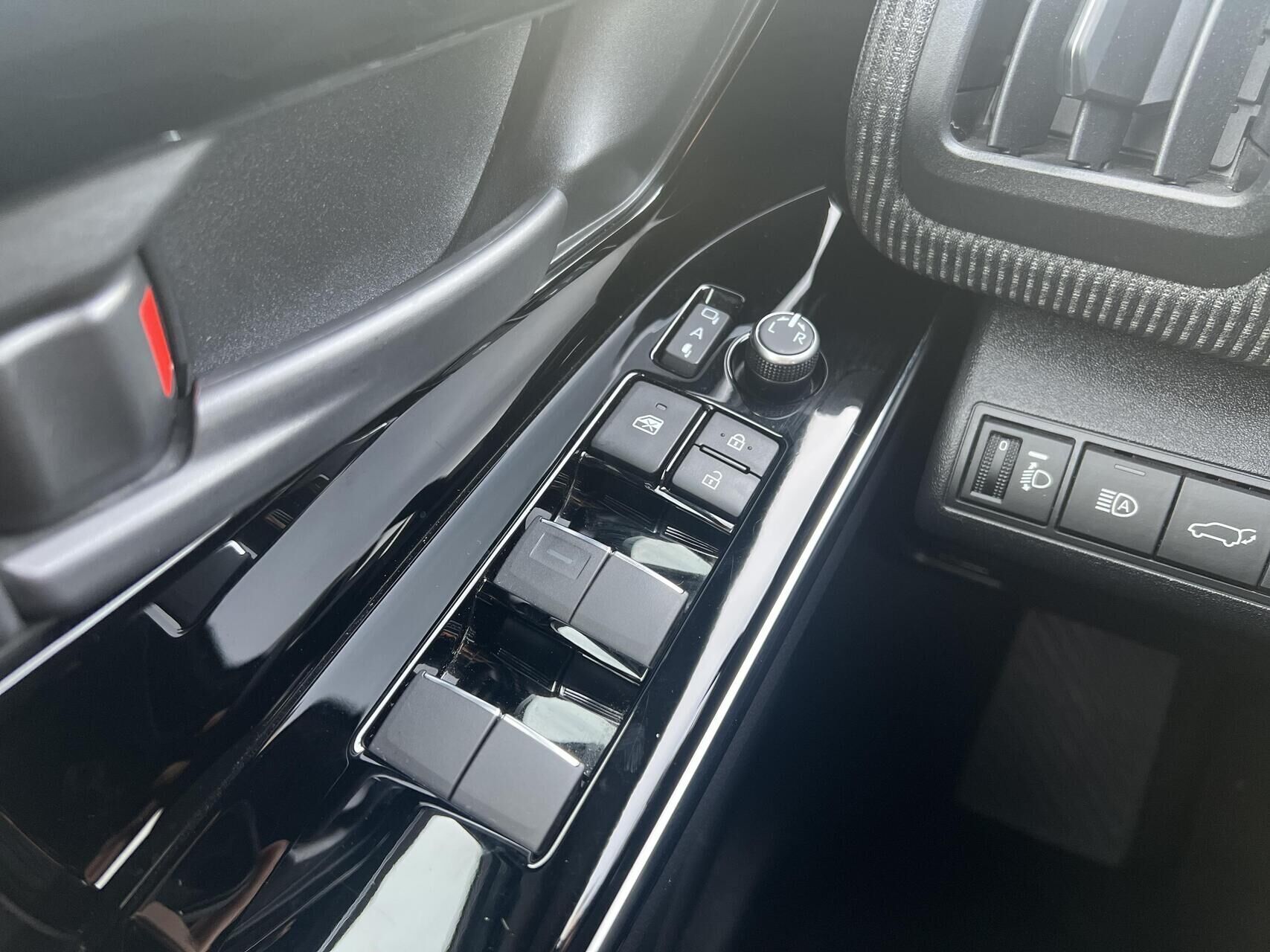 Sort Toyota BZ4X fra 2023