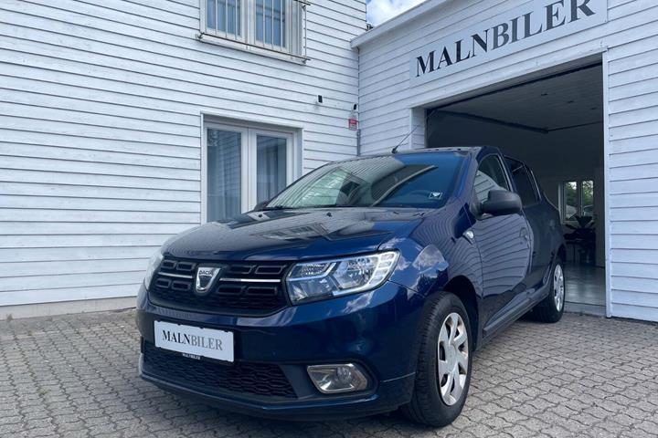 Blå Dacia Sandero fra 2018 set udefra