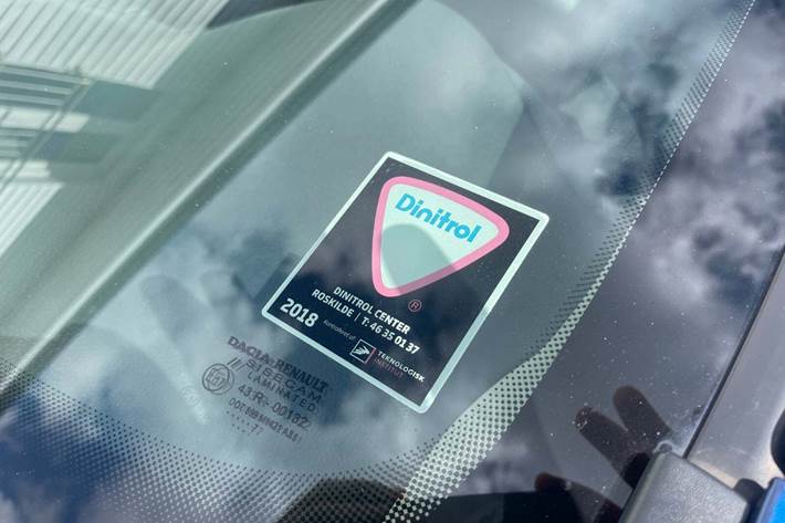 Blå Dacia Sandero fra 2018 set udefra