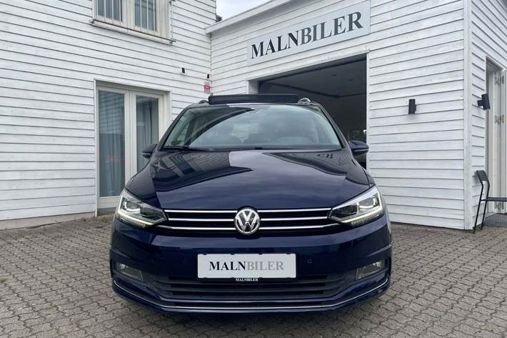 Blå VW Touran fra 2016