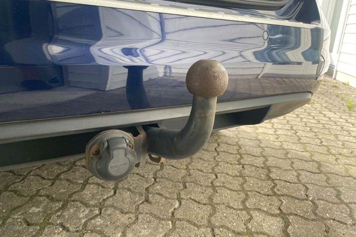 Blå VW Touran fra 2016