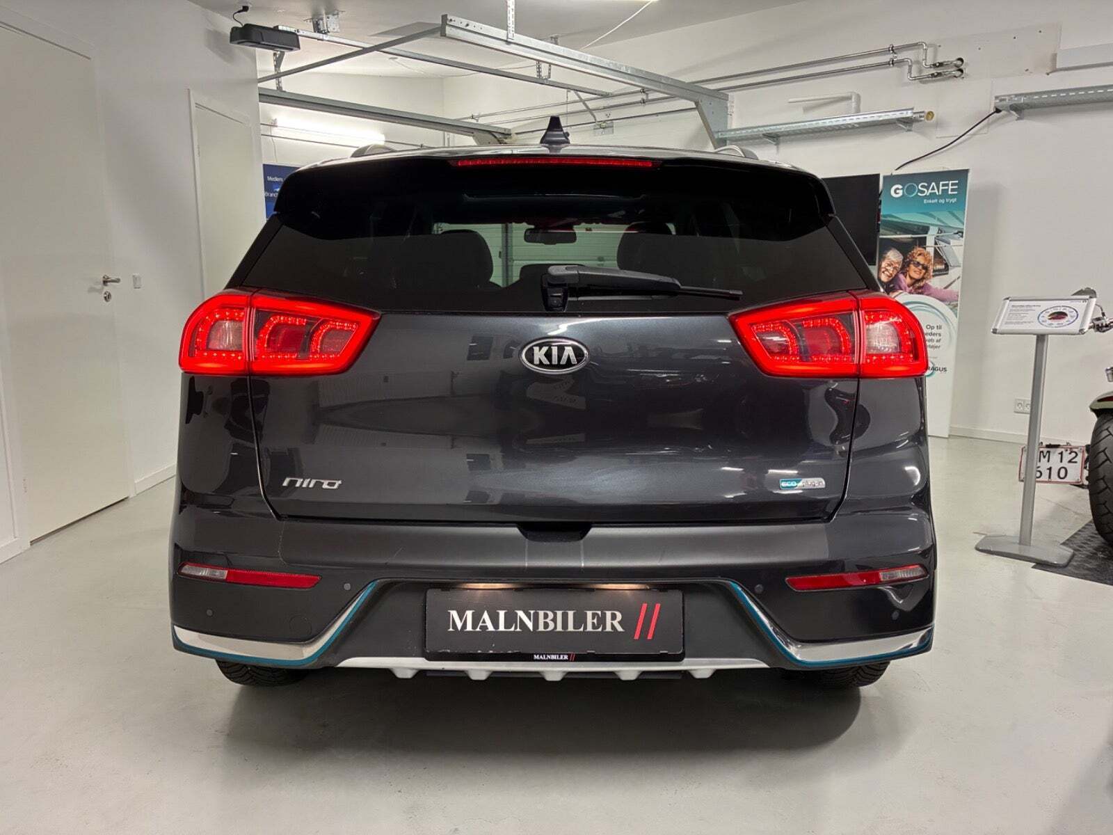 Grå Kia Niro fra 2018