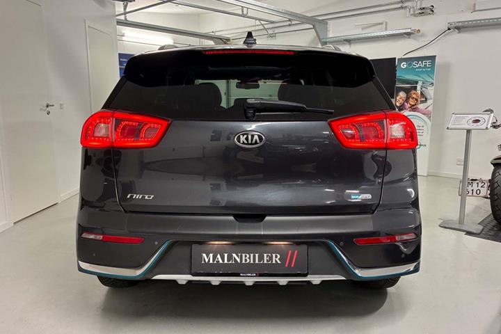 Grå Kia Niro fra 2018