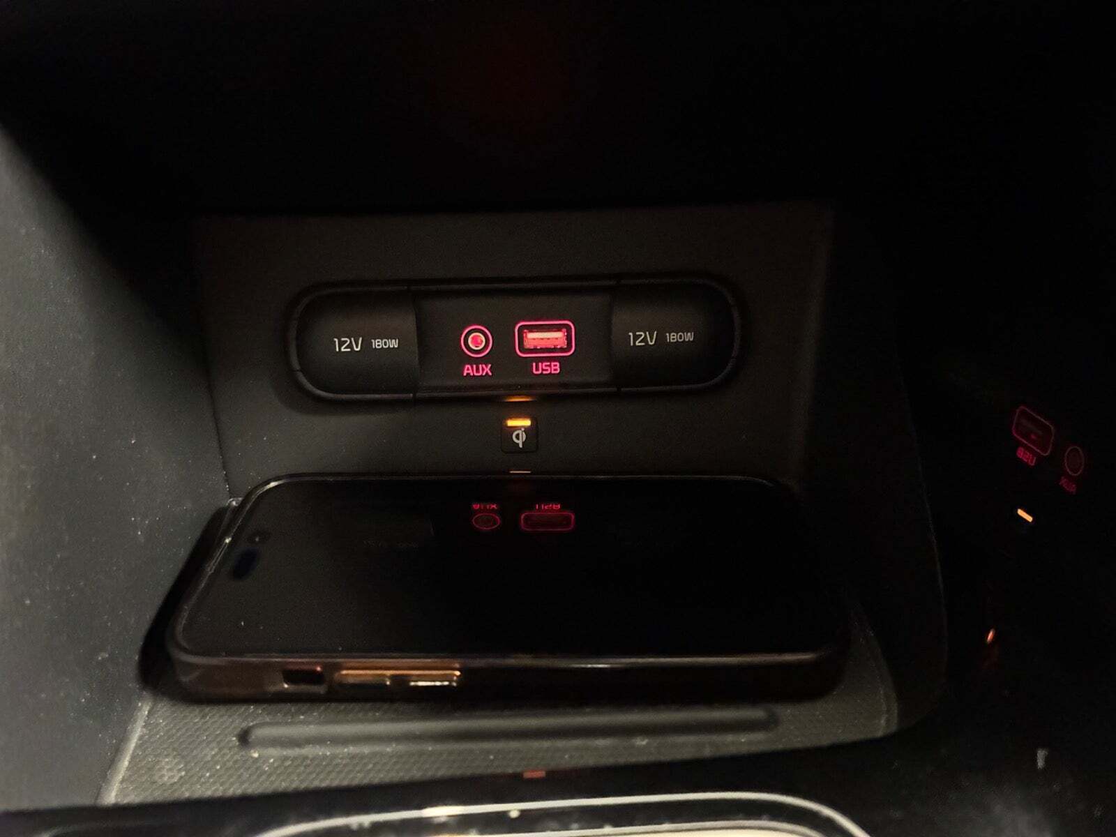 Grå Kia Niro fra 2018