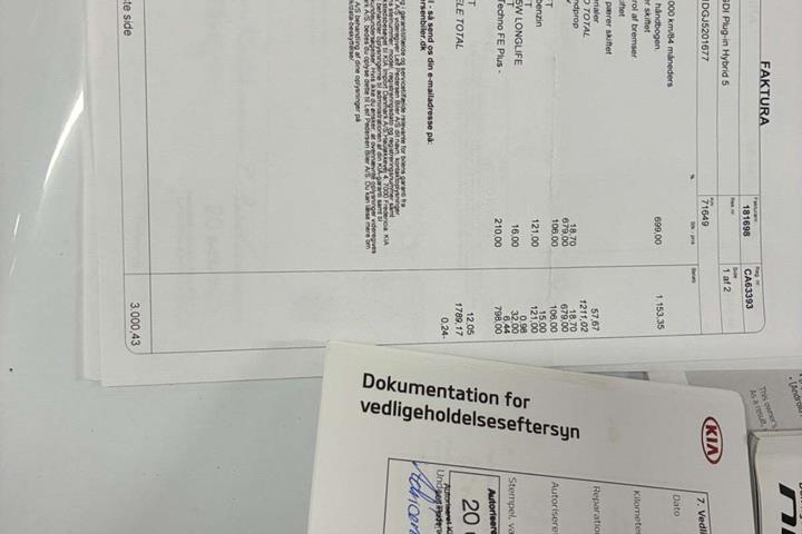 Grå Kia Niro fra 2018