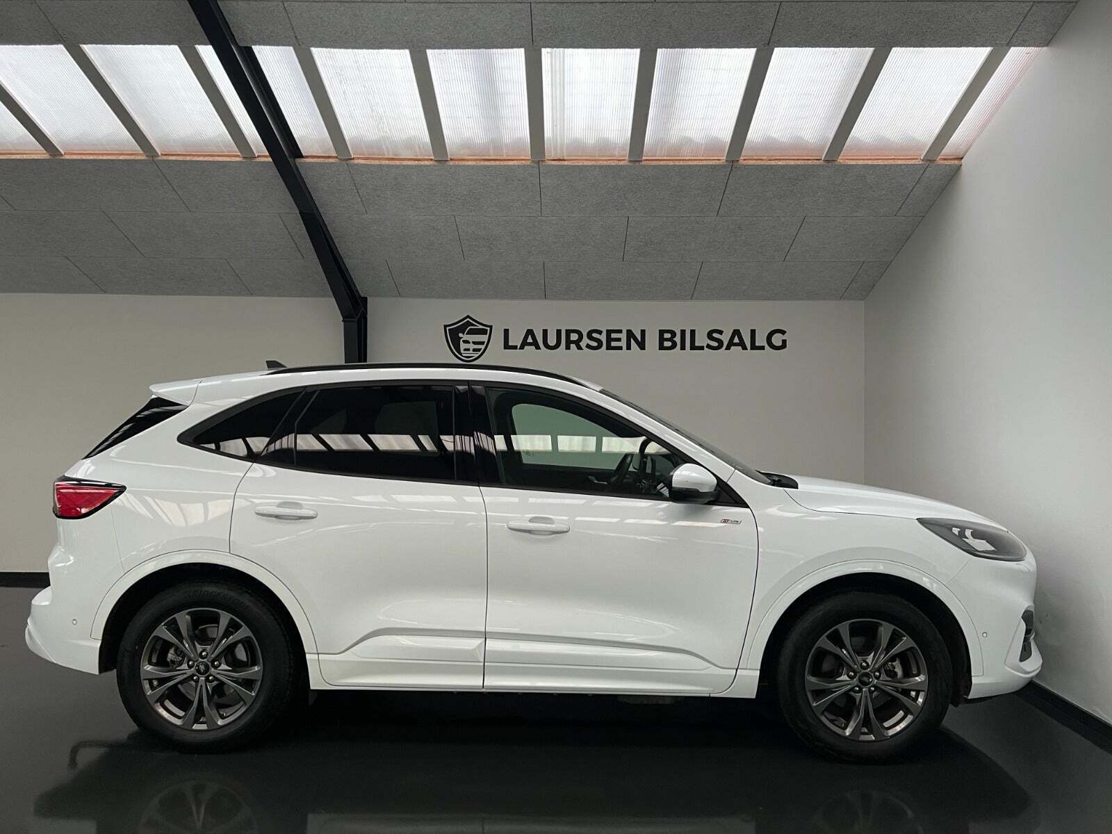 Ford Kuga 2,5 HEV ST-Line CVT Van