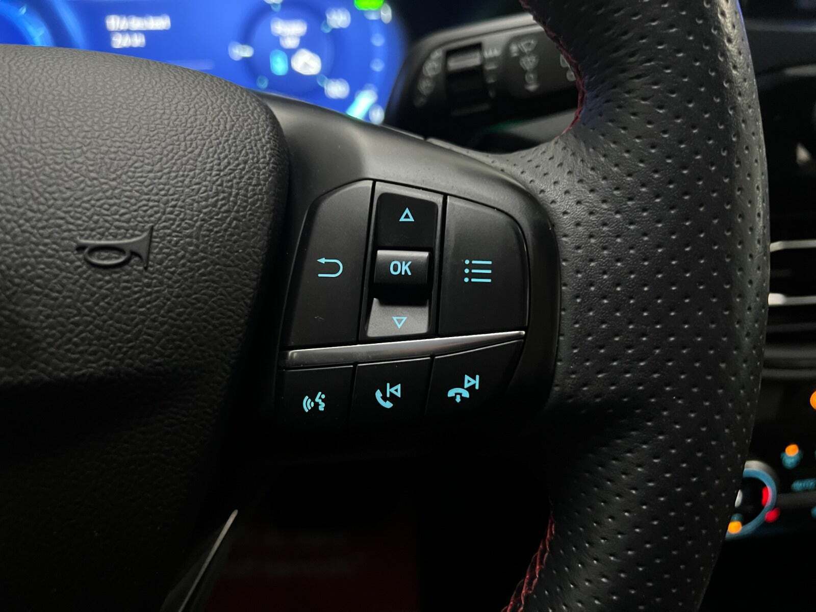 Hvid Ford Kuga fra 2021