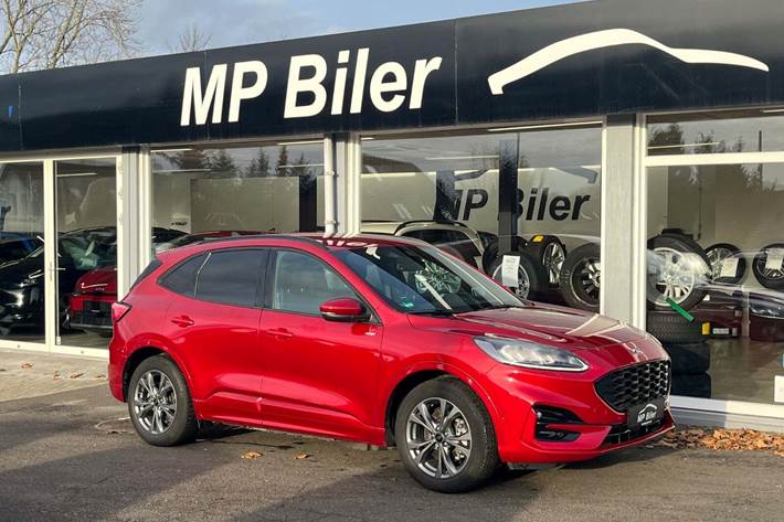 Rød Ford Kuga fra 2020