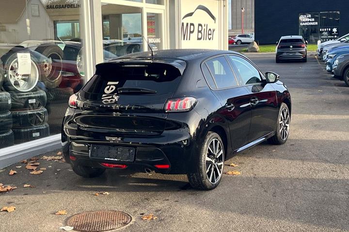 Sort Peugeot 208 fra 2023