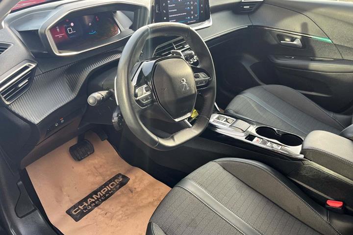 Sort Peugeot 208 fra 2023