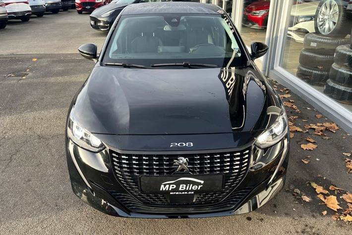 Sort Peugeot 208 fra 2023