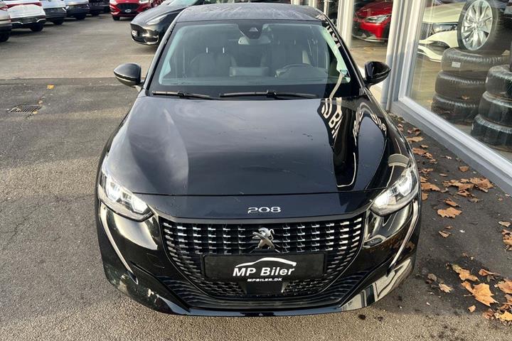 Sort Peugeot 208 fra 2023