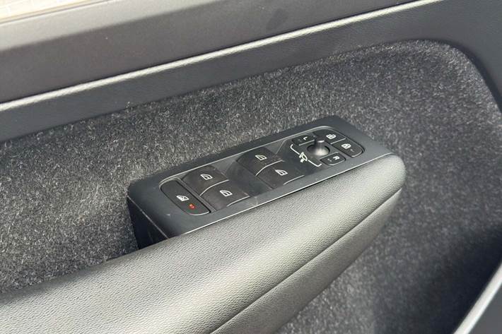 Rød Volvo XC40 fra 2018