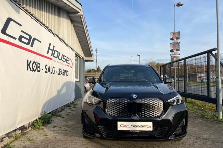 Sort BMW iX1 fra 2024