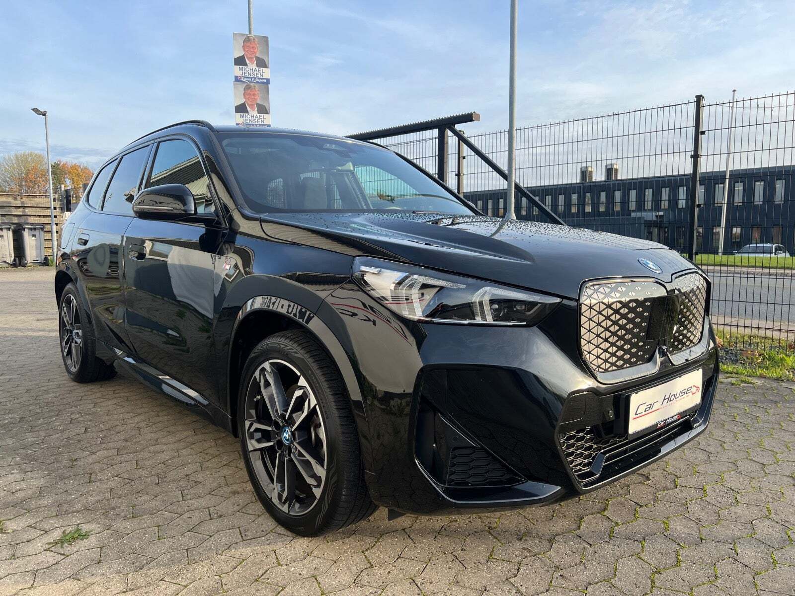 Sort BMW iX1 fra 2024