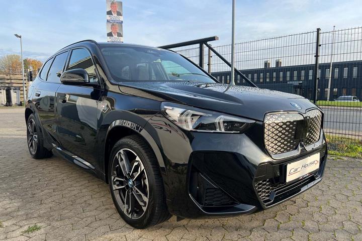 Sort BMW iX1 fra 2024