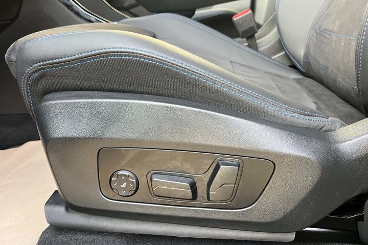 Sort BMW iX1 fra 2024