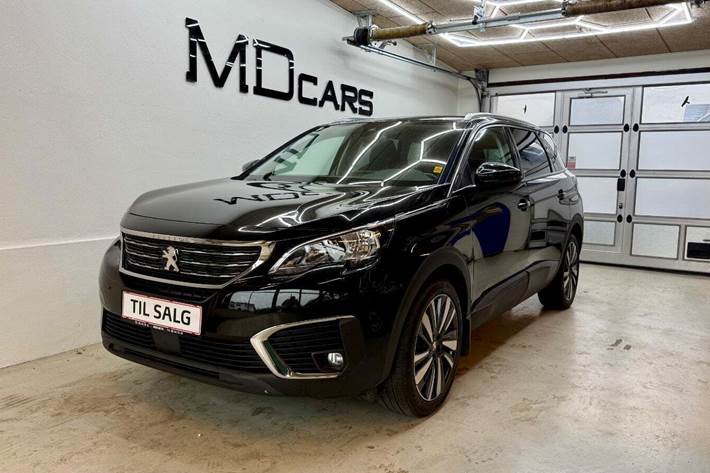 Sort Peugeot 5008 fra 2018 set udefra