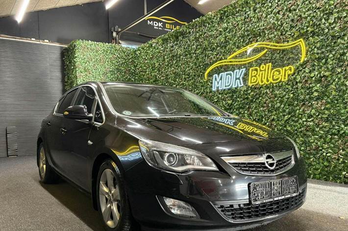 undefined Opel Astra fra 2011 set udefra