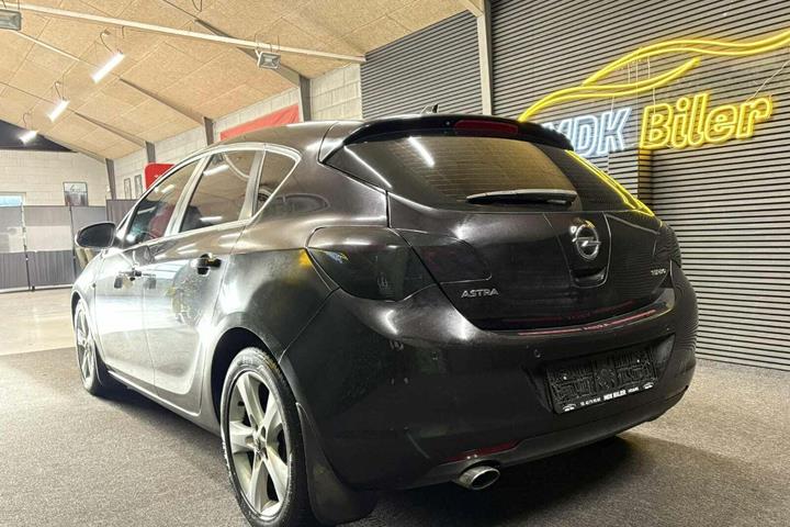 undefined Opel Astra fra 2011