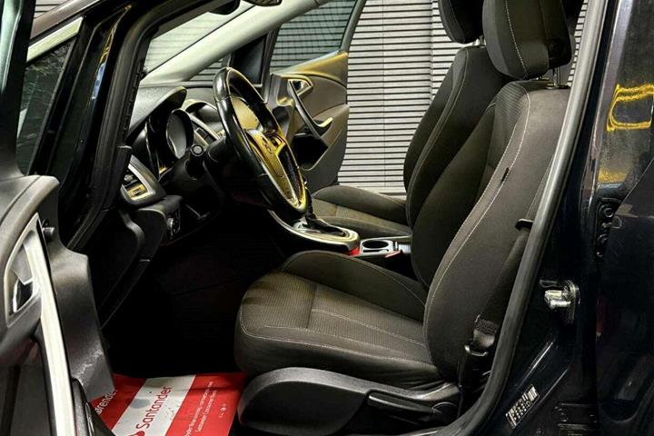 undefined Opel Astra fra 2011