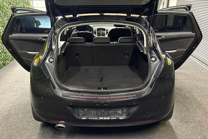 undefined Opel Astra fra 2011