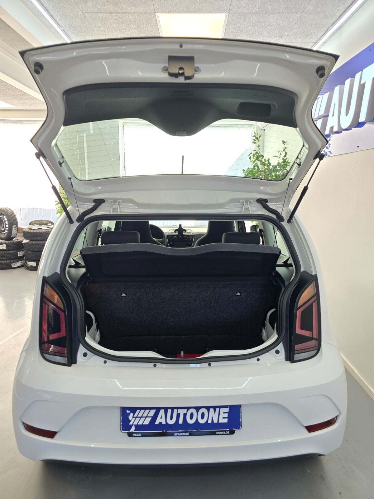 Hvid VW UP! fra 2017