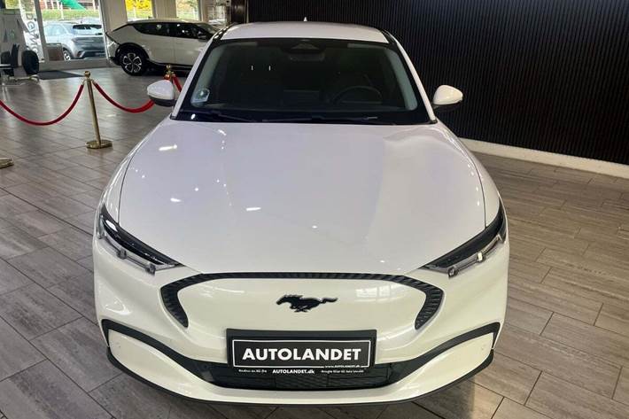 Hvid Ford Mustang Mach-E fra 2023