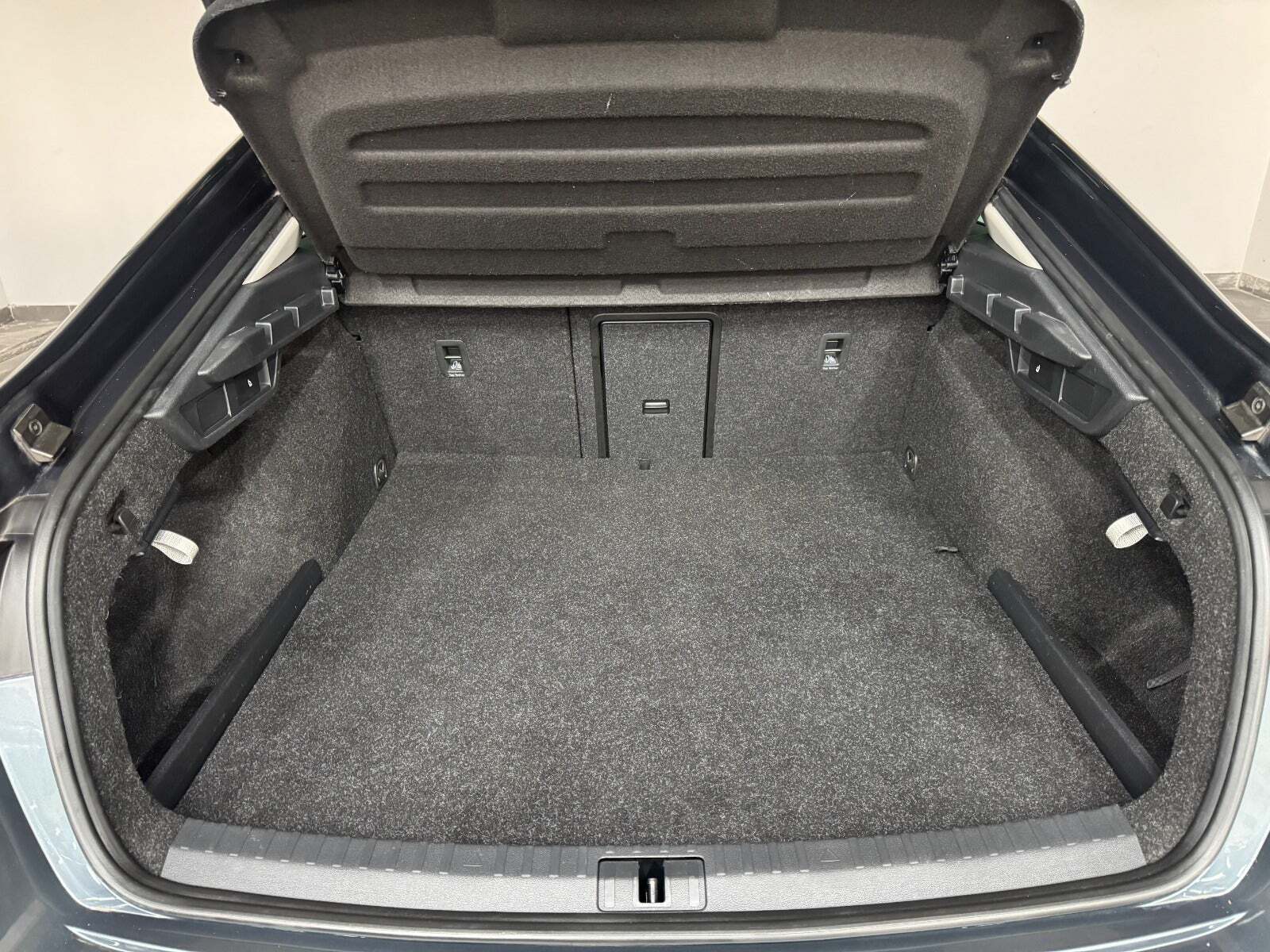 Grå Skoda Octavia fra 2022