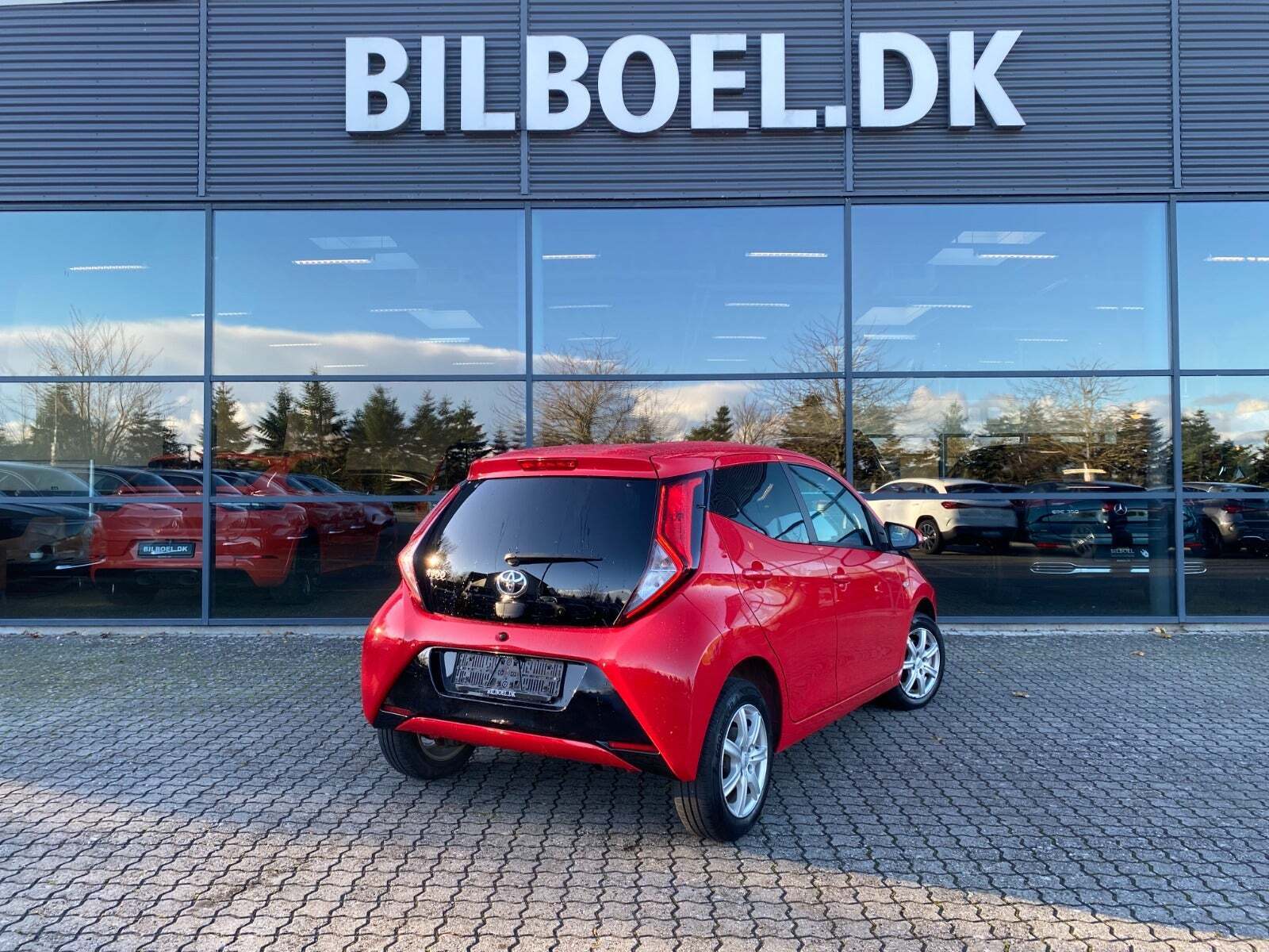 Rød Toyota Aygo fra 2019