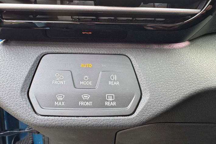 Blå VW ID.4 fra 2025