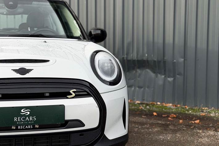Hvid Mini Cooper SE fra 2022