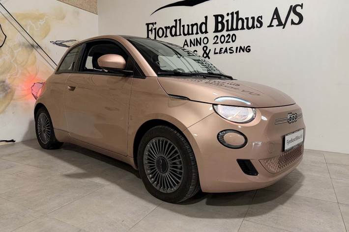 Kobber Fiat 500e fra 2022 set udefra