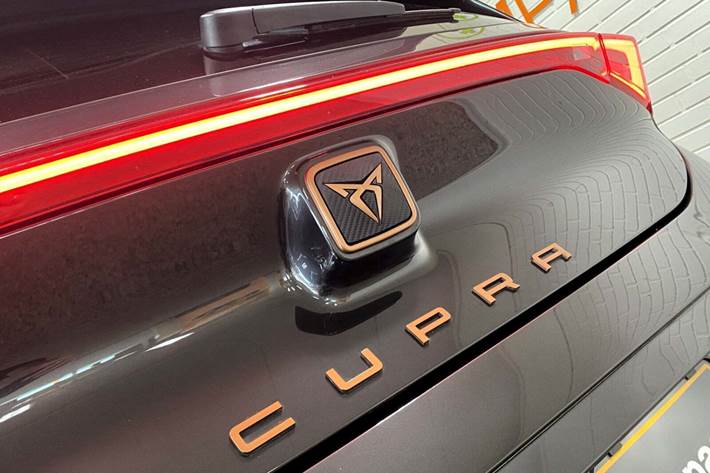 Grå Cupra Born fra 2023