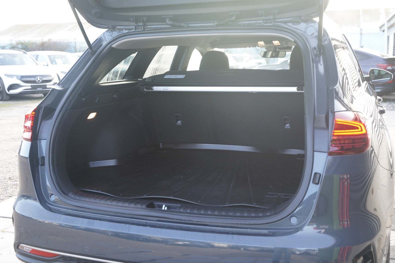 Grå Kia Ceed fra 2025