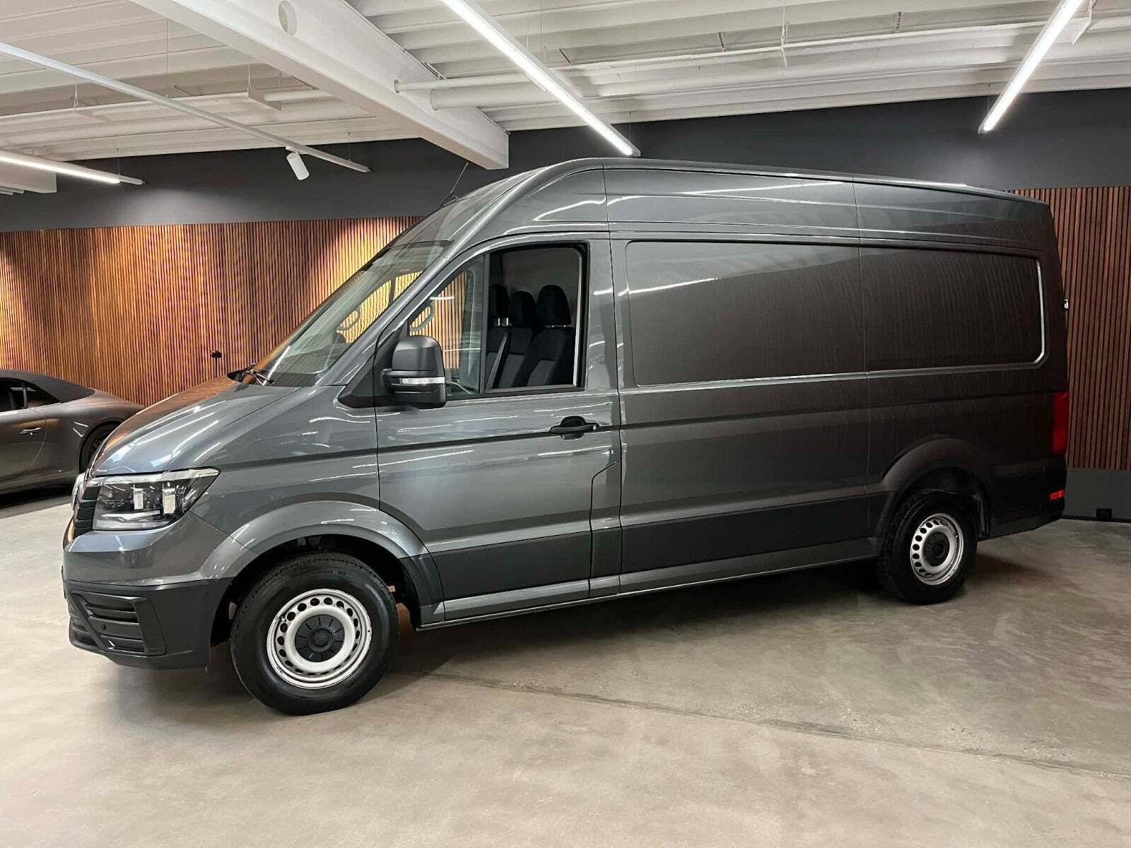 VW Crafter 30 2,0 TDi 140 Kassevogn L3H2
