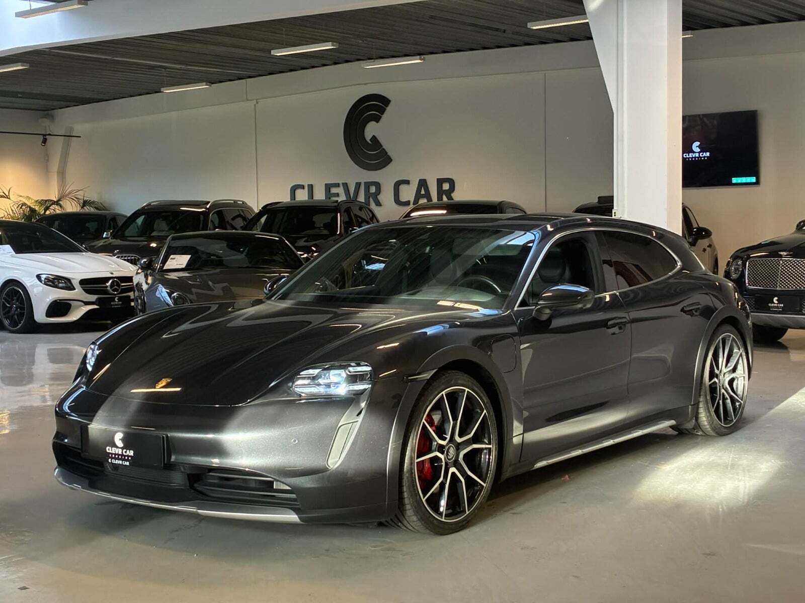 Porsche Taycan 4S Performance+ Cross Turismo