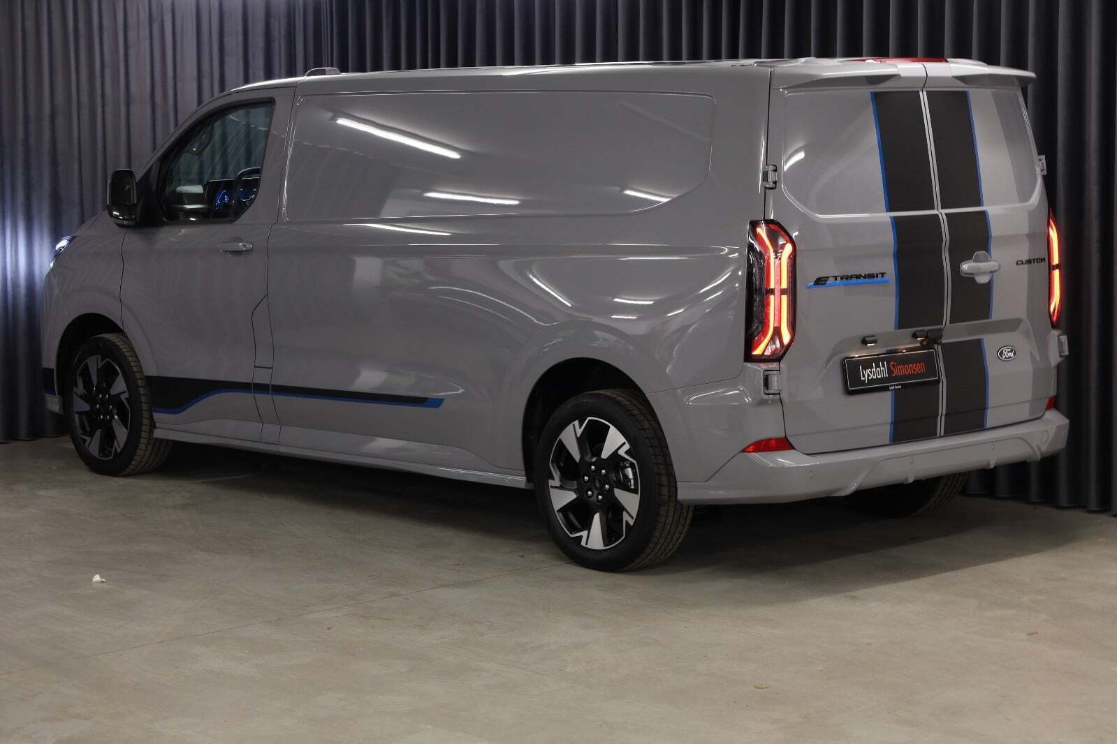 Ford E-Transit Custom 340L 64 Sport