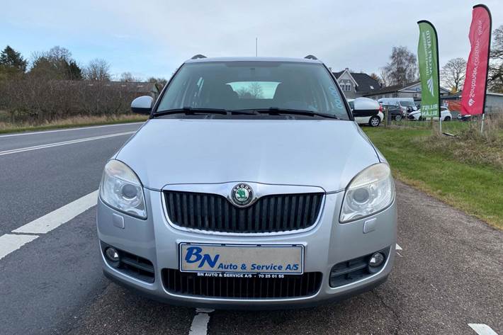 Sølv Skoda Fabia fra 2010